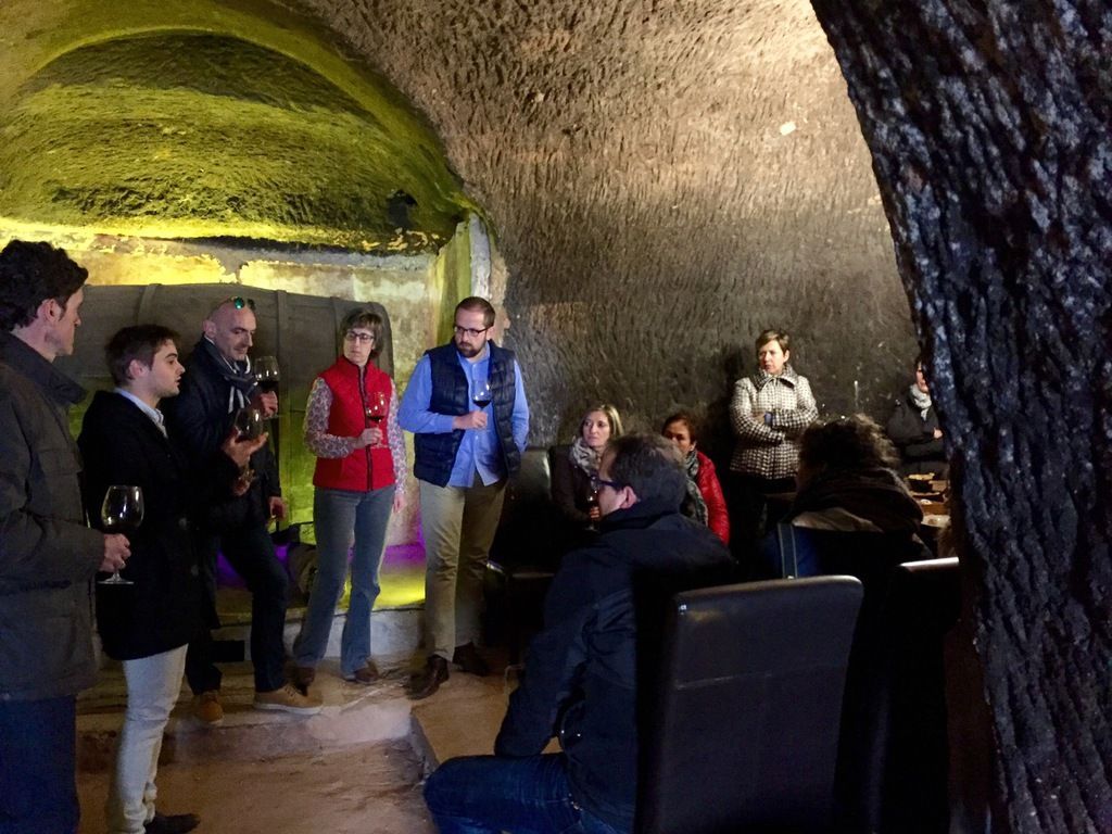 En la Bodega, "Una Velada con Vino"