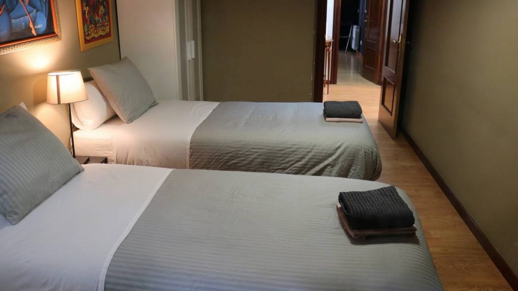 apartamento-alquiler-empresas-el-olivo-02-habitacion-01