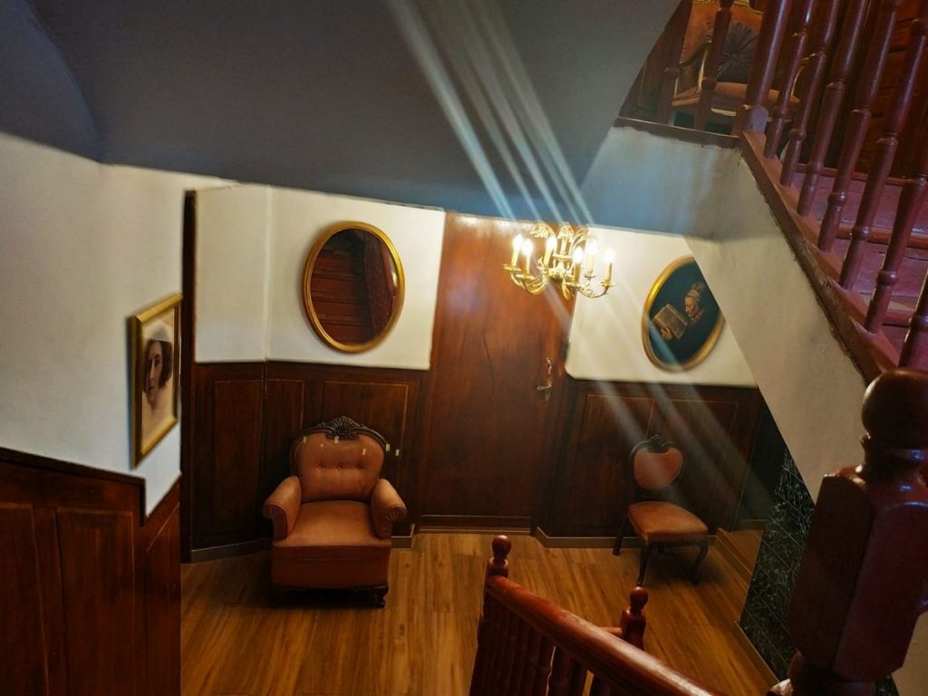 Apartamento Antonio Machado Escalera